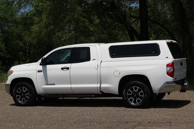 2017 Toyota Tundra 4WD SR5  5.7L V8 w/TRD OFF ROAD, BUCKET SEATS - 23030985 - 17
