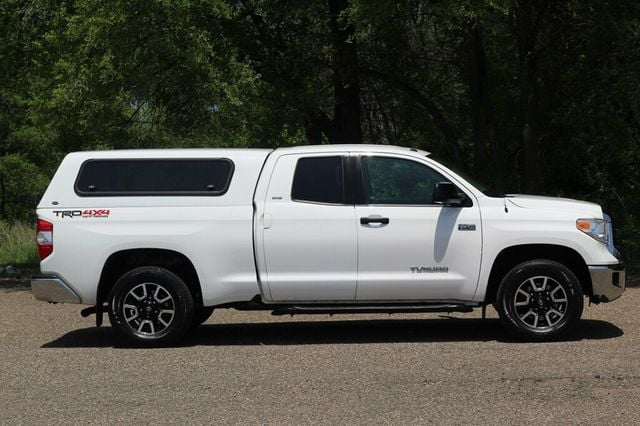 2017 Toyota Tundra 4WD SR5  5.7L V8 w/TRD OFF ROAD, BUCKET SEATS - 23030985 - 1