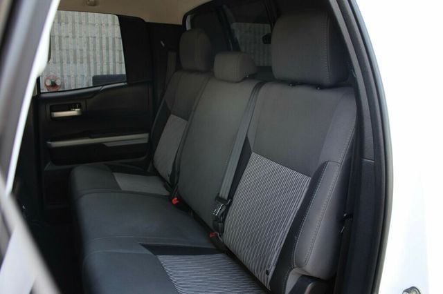 2017 Toyota Tundra 4WD SR5  5.7L V8 w/TRD OFF ROAD, BUCKET SEATS - 23030985 - 26