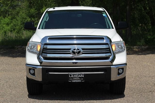 2017 Toyota Tundra 4WD SR5  5.7L V8 w/TRD OFF ROAD, BUCKET SEATS - 23030985 - 3