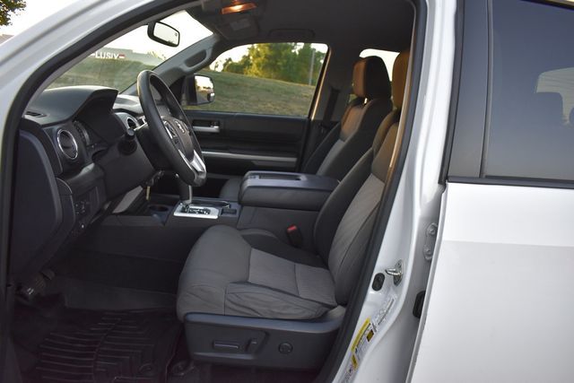 2017 Toyota Tundra 4WD SR5 CrewMax 5.5' Bed 5.7L FFV - 23027975 - 15