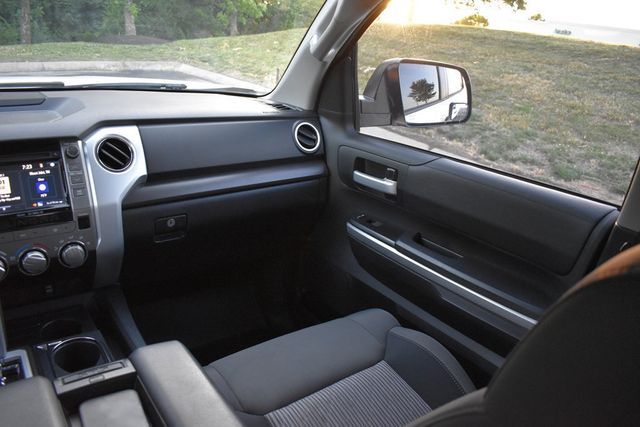 2017 Toyota Tundra 4WD SR5 CrewMax 5.5' Bed 5.7L FFV - 23027975 - 24