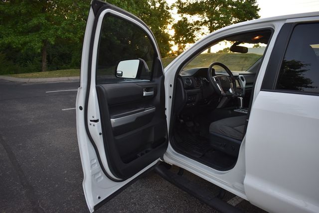 2017 Toyota Tundra 4WD SR5 CrewMax 5.5' Bed 5.7L FFV - 23027975 - 46