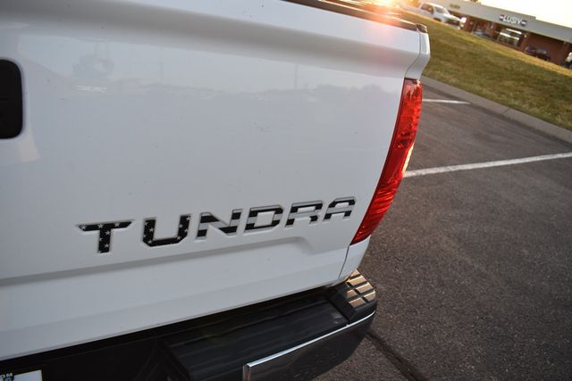 2017 Toyota Tundra 4WD SR5 CrewMax 5.5' Bed 5.7L FFV - 23027975 - 53