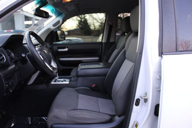 2017 Toyota Tundra 4WD SR5 CrewMax 5.5' Bed 5.7L FFV - 22981588 - 9