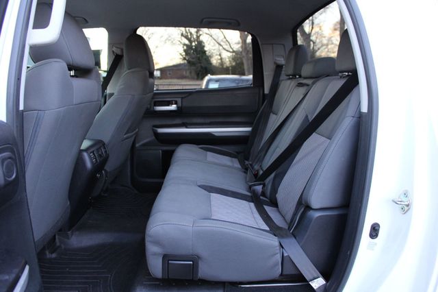 2017 Toyota Tundra 4WD SR5 CrewMax 5.5' Bed 5.7L FFV - 22981588 - 13