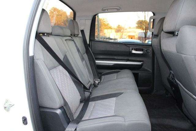 2017 Toyota Tundra 4WD SR5 CrewMax 5.5' Bed 5.7L FFV - 22981588 - 14