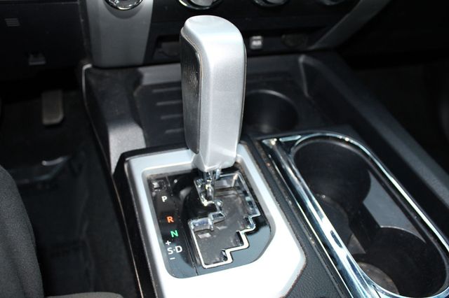 2017 Toyota Tundra 4WD SR5 CrewMax 5.5' Bed 5.7L FFV - 22981588 - 19