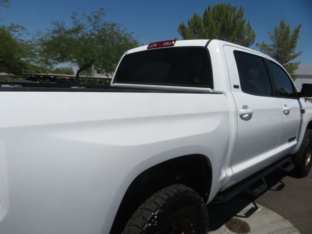 2017 Toyota Tundra CrewMax photo 10