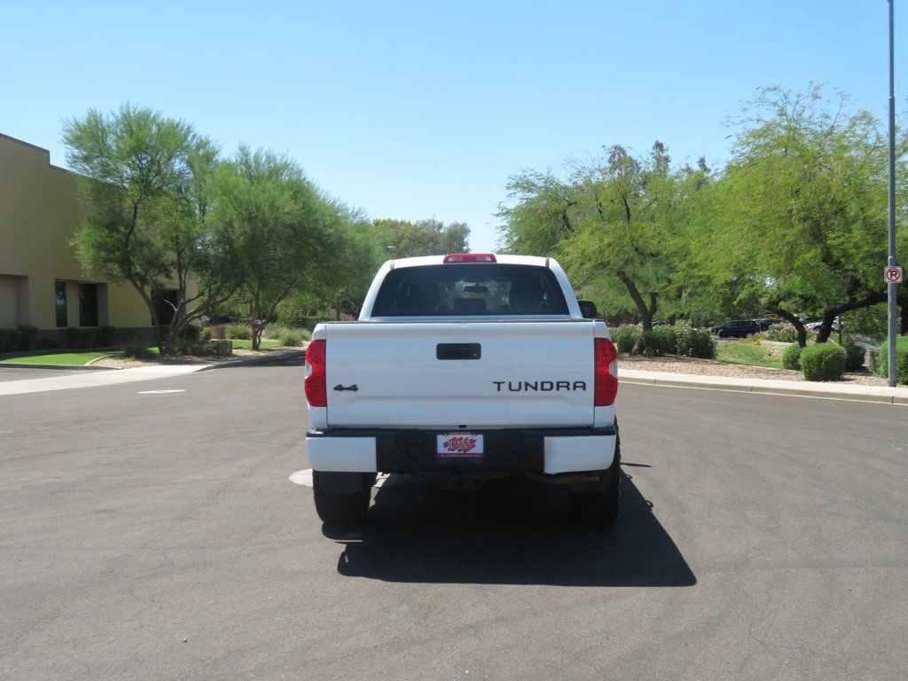 2017 Toyota Tundra CrewMax photo 12