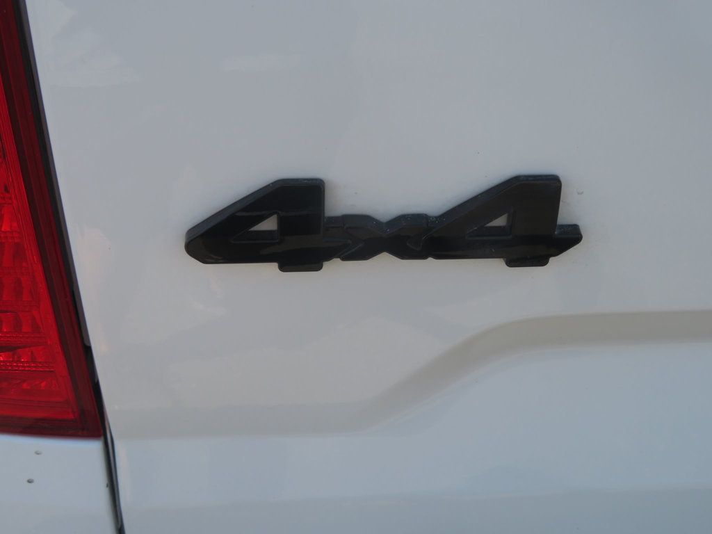 2017 Toyota Tundra EXTRA CLEAN 4X4 5.7 2OWNER AZ TUNDRA CREWMAX 4X4  - 22895922 - 12