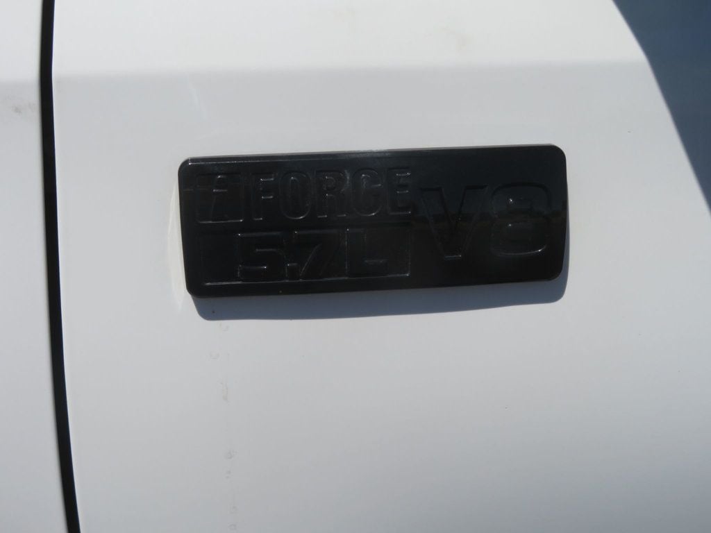 2017 Toyota Tundra CrewMax photo 14