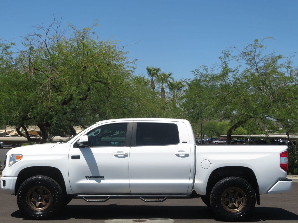 2017 Toyota Tundra CrewMax photo 2