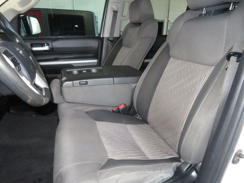 2017 Toyota Tundra CrewMax photo 21