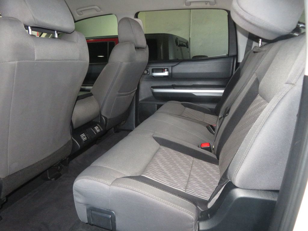 2017 Toyota Tundra CrewMax photo 24