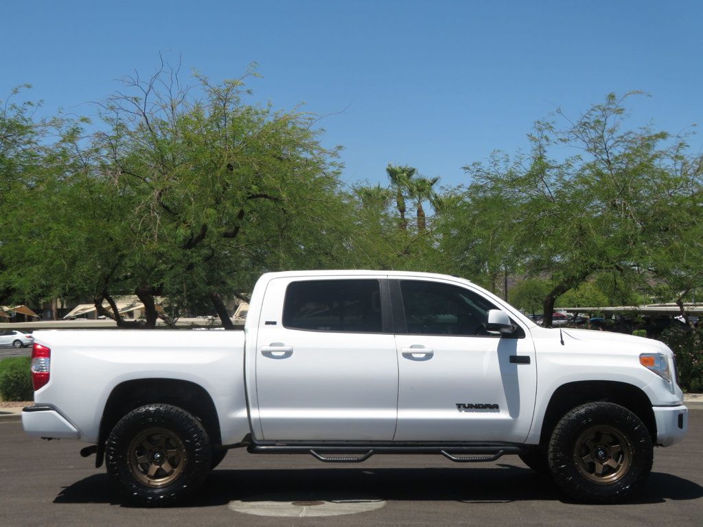 2017 Toyota Tundra CrewMax photo 3