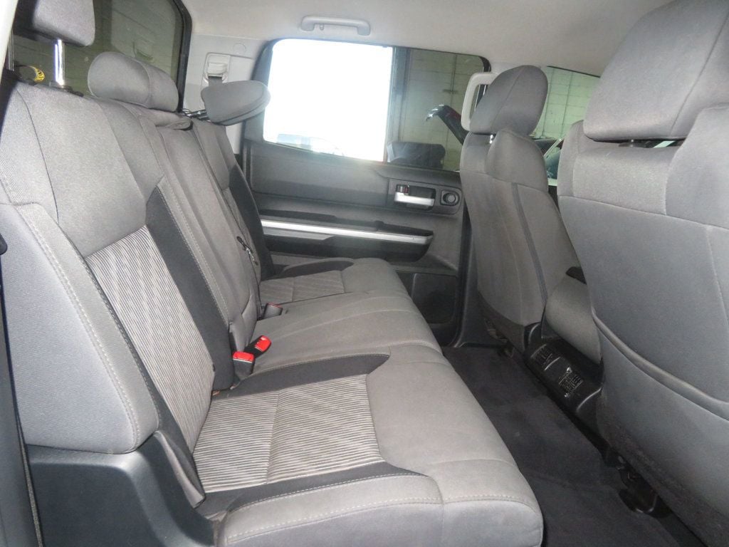 2017 Toyota Tundra CrewMax photo 28