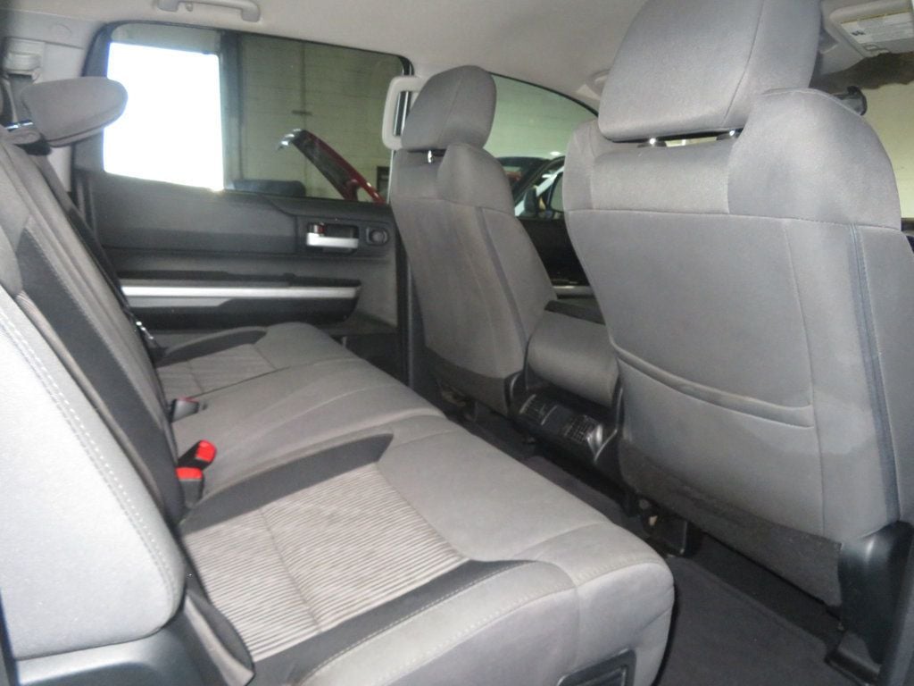 2017 Toyota Tundra CrewMax photo 29