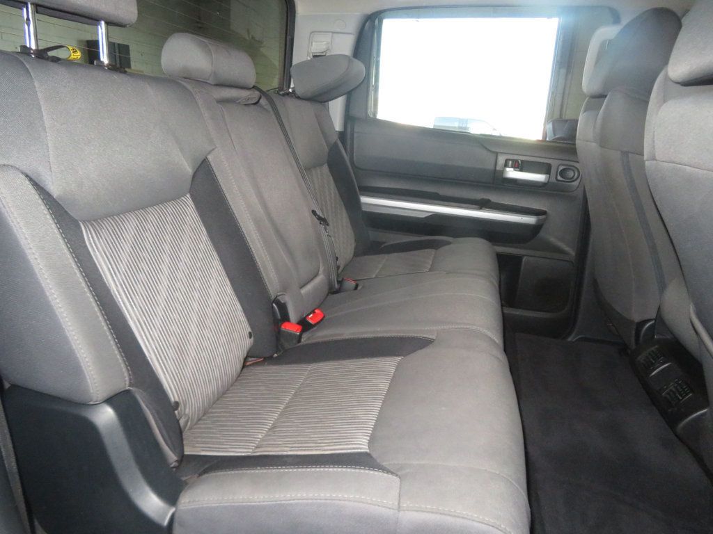 2017 Toyota Tundra CrewMax photo 31
