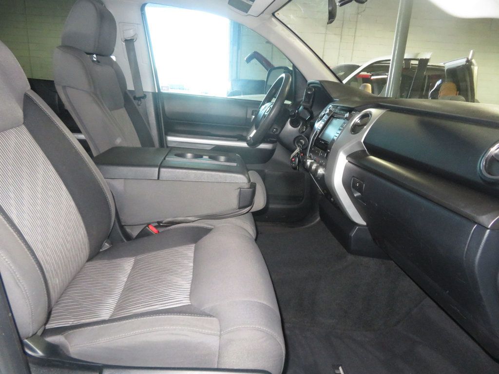 2017 Toyota Tundra CrewMax photo 33