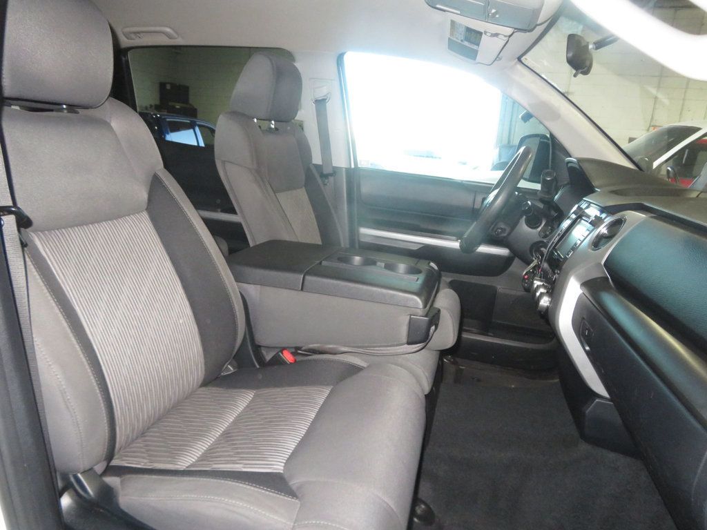 2017 Toyota Tundra CrewMax photo 34