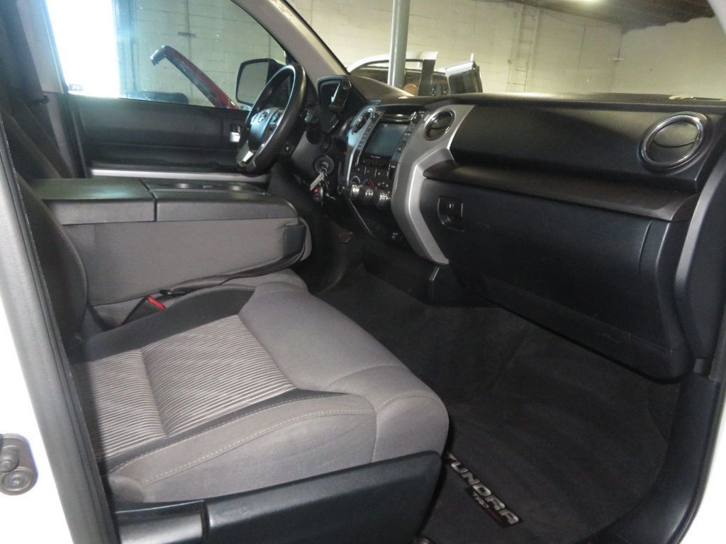 2017 Toyota Tundra CrewMax photo 36