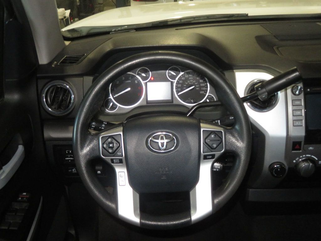 2017 Toyota Tundra CrewMax photo 38