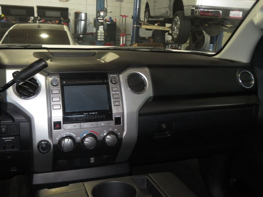 2017 Toyota Tundra CrewMax photo 39