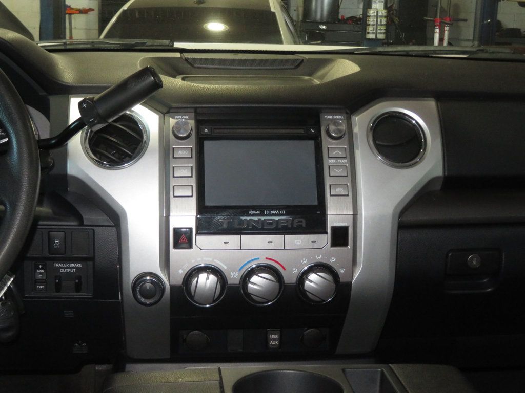 2017 Toyota Tundra CrewMax photo 40