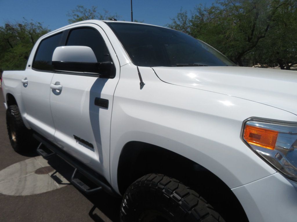 2017 Toyota Tundra CrewMax photo 9