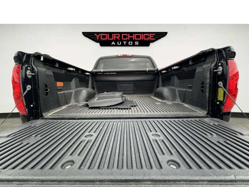 2017 Toyota Tundra Limited 4x4 4dr CrewMax Cab Pickup SB (5.7L V8 FFV) - 23052214 - 12