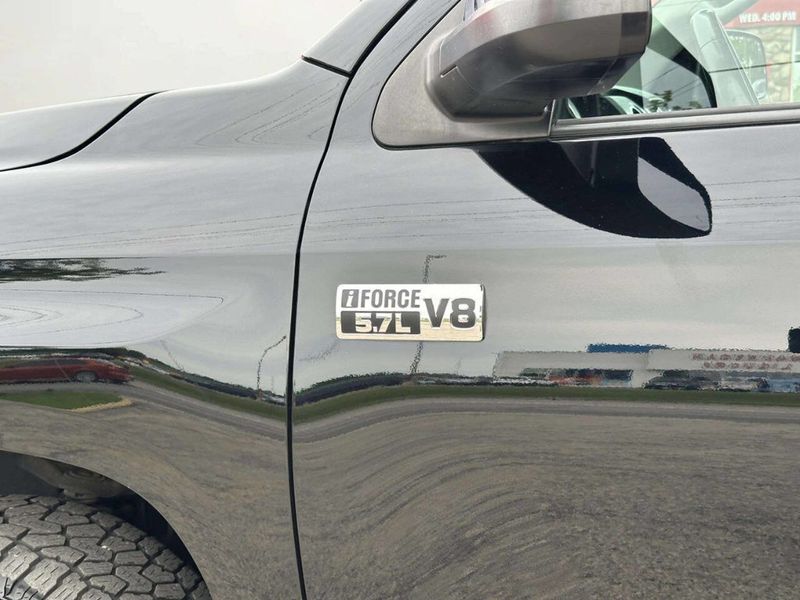 2017 Toyota Tundra Limited 4x4 4dr CrewMax Cab Pickup SB (5.7L V8 FFV) - 23052214 - 41