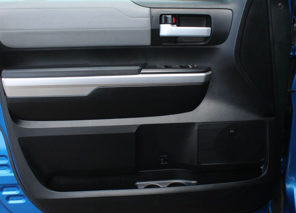 2017 Toyota Tundra Limited photo 18
