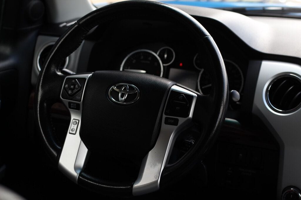 2017 Toyota Tundra Limited photo 26