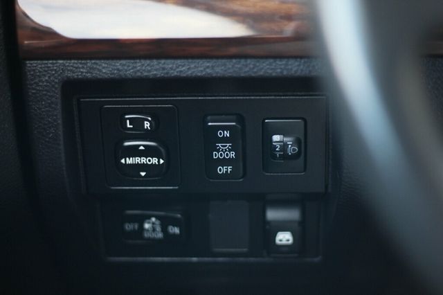 2017 Toyota Tundra ONE OWNER LIMITED CREWMAX W/ PREMIUM PKG, MOONROOF - 22947907 - 21