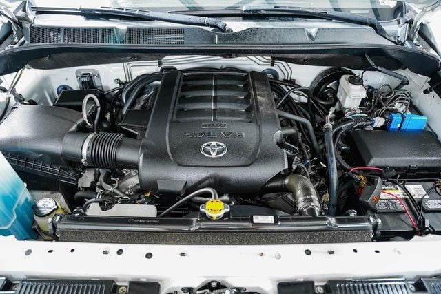 2017 Toyota Tundra Platinum - 22365548 - 28