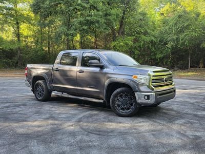2017 Toyota Tundra - 5TFEM5F18HX116797