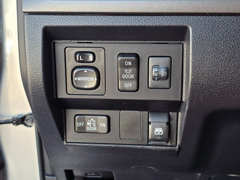 2017 Toyota Tundra SR5 - 22962701 - 41