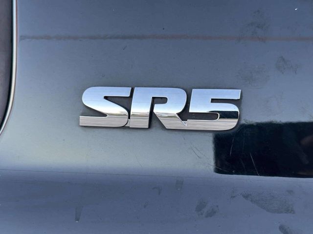 2017 Toyota Tundra SR5 4x4 4dr CrewMax Cab Pickup SB (5.7L V8 FFV) - 22971678 - 15