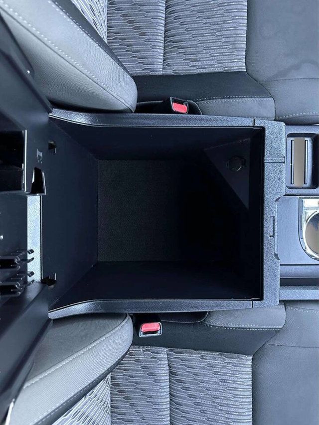 2017 Toyota Tundra SR5 4x4 4dr CrewMax Cab Pickup SB (5.7L V8 FFV) - 22971678 - 25