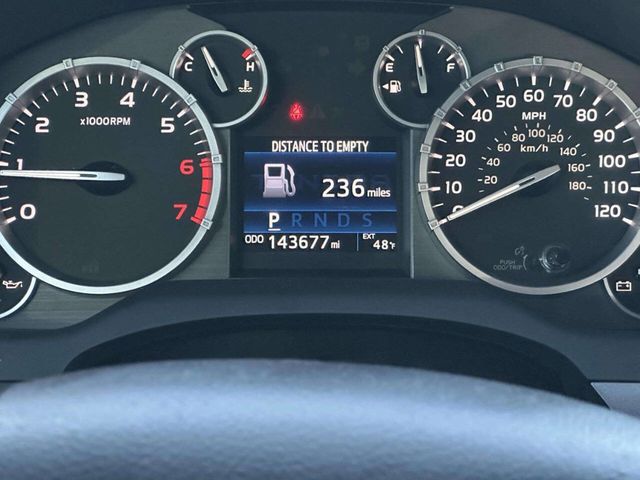 2017 Toyota Tundra SR5 4x4 4dr CrewMax Cab Pickup SB (5.7L V8 FFV) - 22971678 - 31