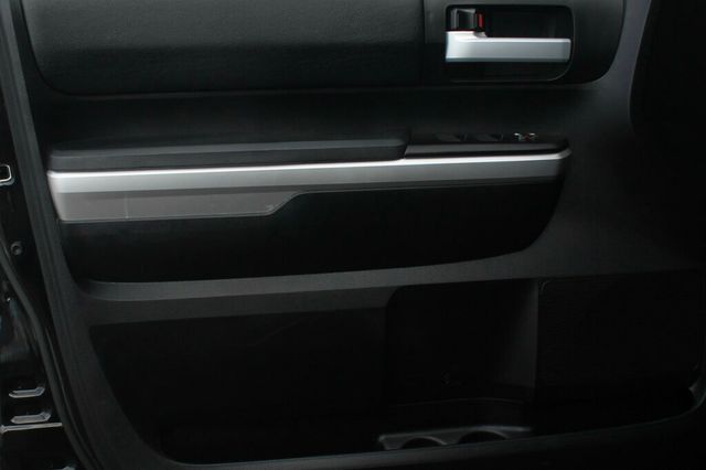 2017 Toyota Tundra SR5 CREWMAX W/ PREMIUM AUDIO/ NAVIGATION, BUCKET SEATS - 22976796 - 19