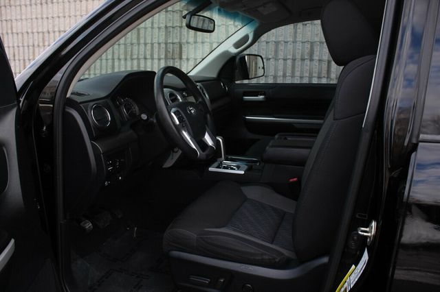 2017 Toyota Tundra SR5 CREWMAX W/ PREMIUM AUDIO/ NAVIGATION, BUCKET SEATS - 22976796 - 23