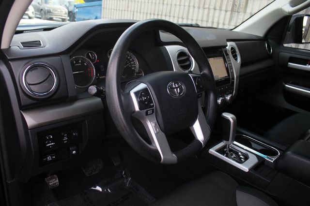 2017 Toyota Tundra SR5 CREWMAX W/ PREMIUM AUDIO/ NAVIGATION, BUCKET SEATS - 22976796 - 24
