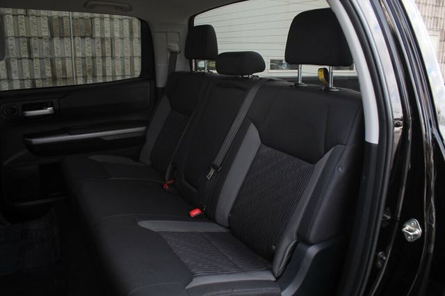 2017 Toyota Tundra SR5 CREWMAX W/ PREMIUM AUDIO/ NAVIGATION, BUCKET SEATS - 22976796 - 26