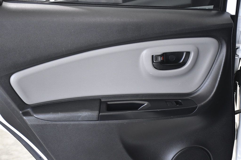 2017 Toyota Yaris 3-Door L Automatic - 23073596 - 10