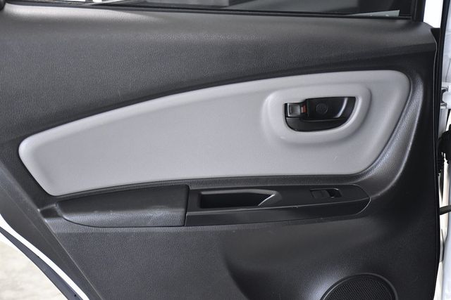 2017 Toyota Yaris 3-Door L Automatic - 23073596 - 10