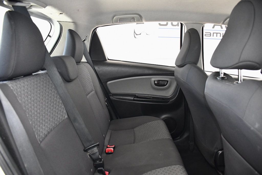 2017 Toyota Yaris 3-Door L Automatic - 23073596 - 13