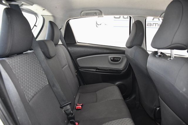 2017 Toyota Yaris 3-Door L Automatic - 23073596 - 13