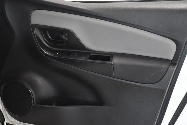 2017 Toyota Yaris 3-Door L Automatic - 23073596 - 17